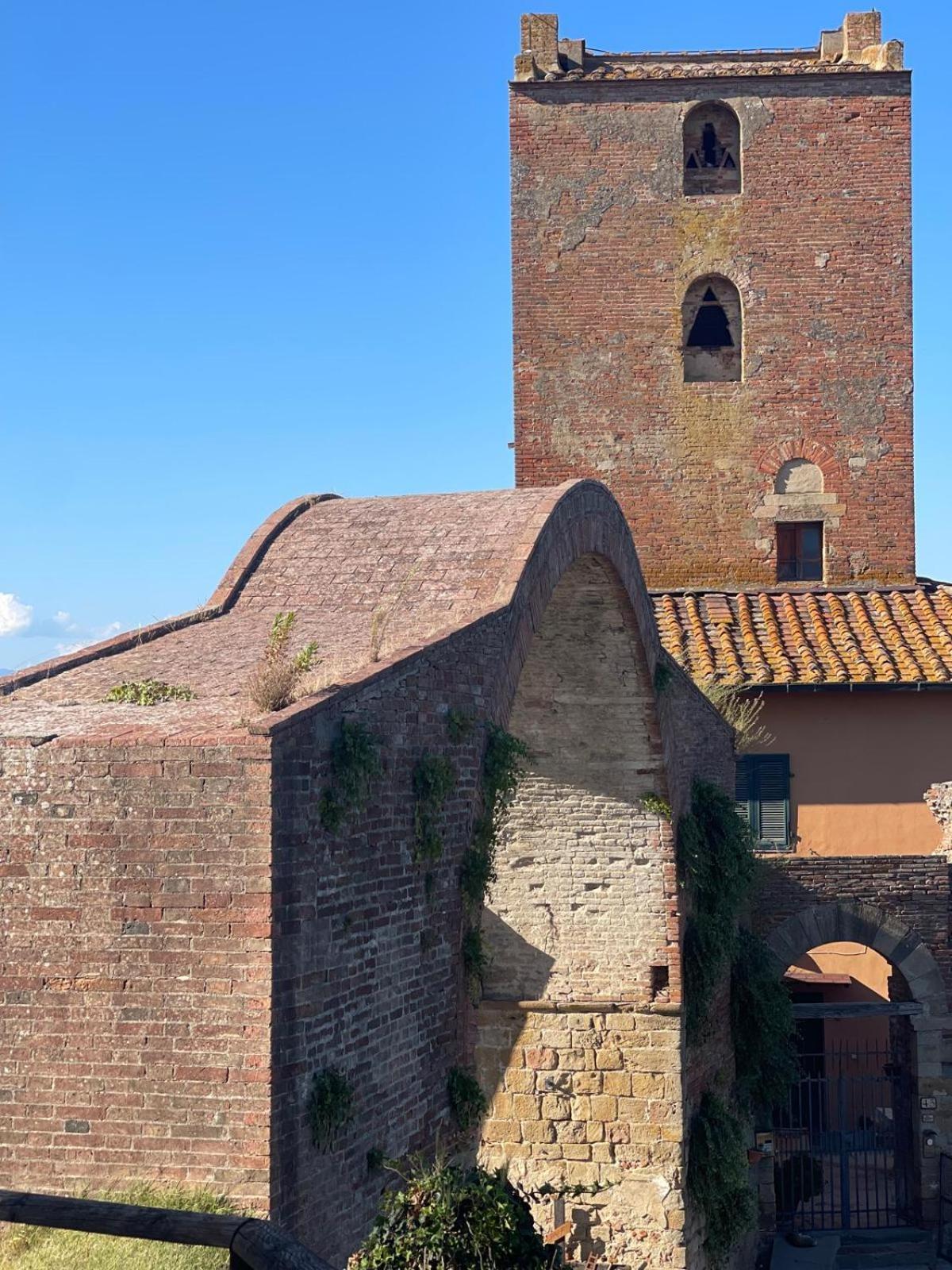 Quattro Gigli Hotel Montopoli in Val dʼArno Extérieur photo